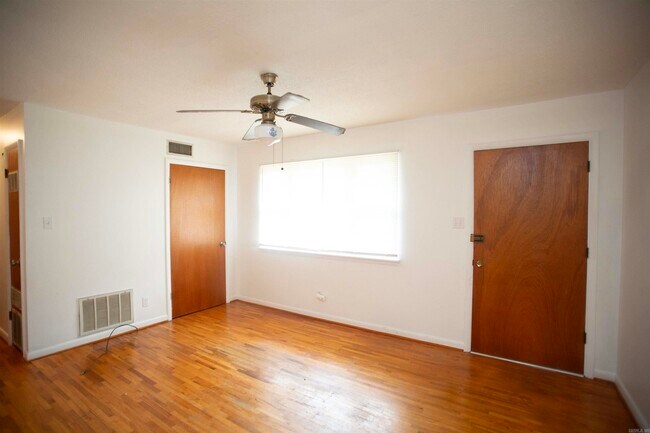 Building Photo - 5805 Hopson Dr