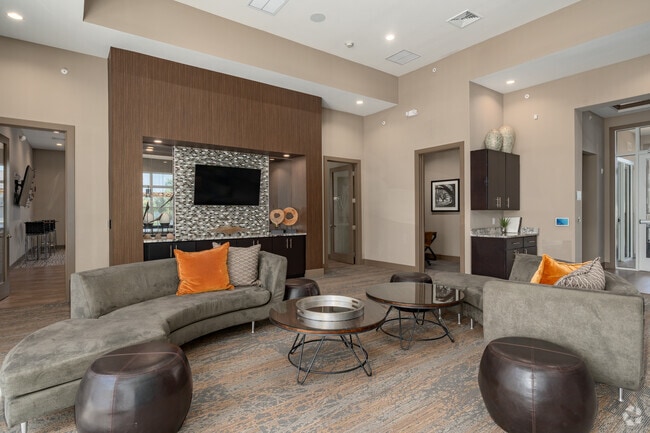 Clubhouse Lounge - Woodmont Valley at Lower Macungie