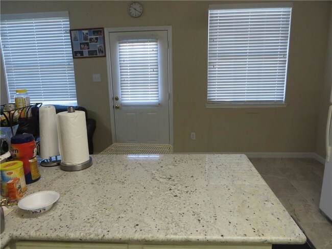 Building Photo - 3153 Paradise Valley Dr