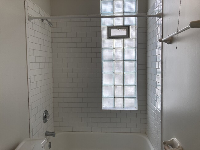 Building Photo - 1736 N Arlington Pl