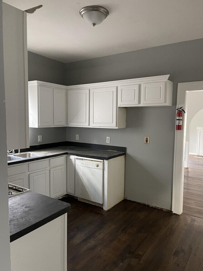 Foto del edificio - 2162 Montrose Ave SW