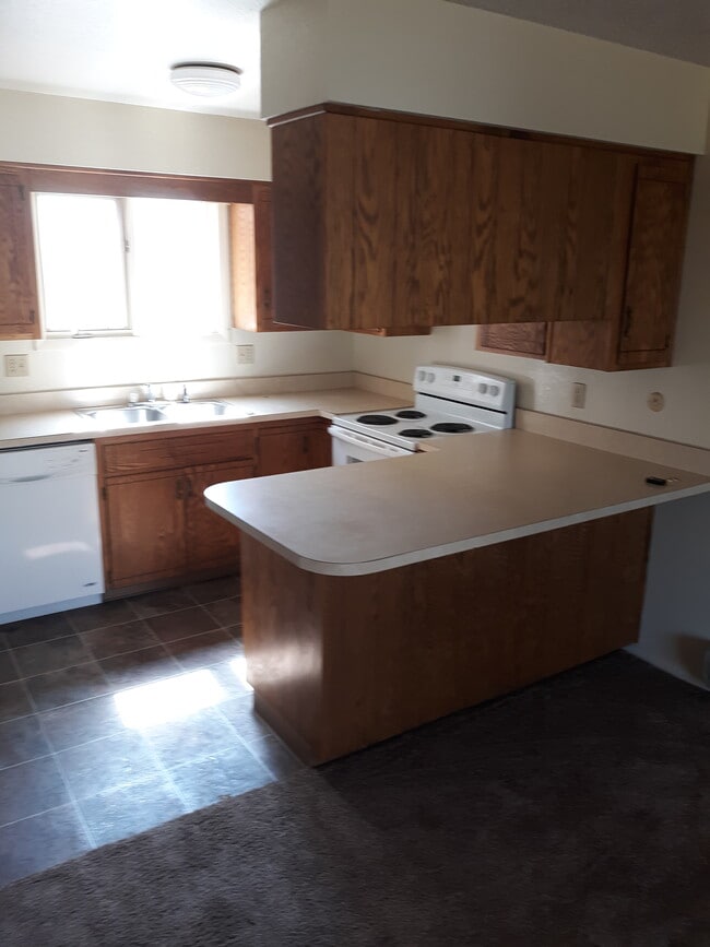 Kitchen - 871 N 14th St