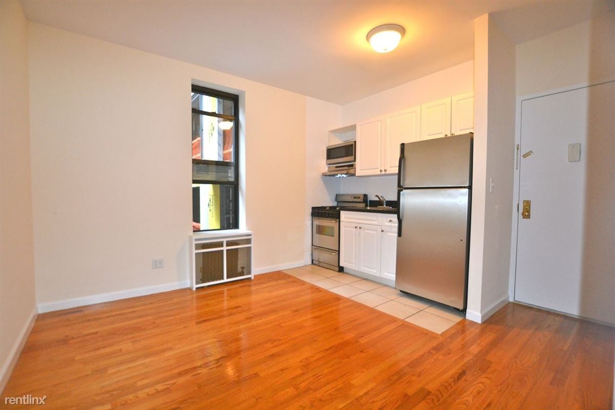 Primary Photo - 241 W 107th St
