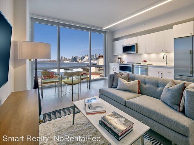 Foto del edificio - 1 br, 1 bath Apartment - 1050 Harbor Blvd