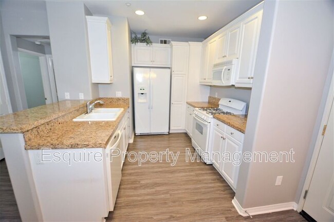 Building Photo - 290 Riverdale Ct