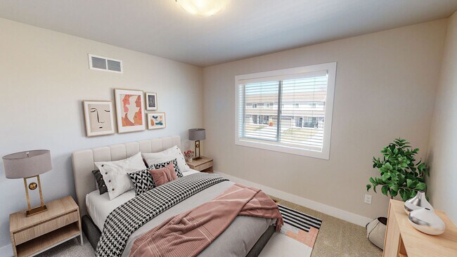 Foto del edificio - 2 MONTHS RENT FREE! Boone 3 Bedroom Townhome Available February 23rd!