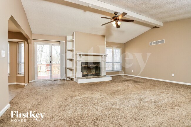 Foto del edificio - 24 Spring Way Dr
