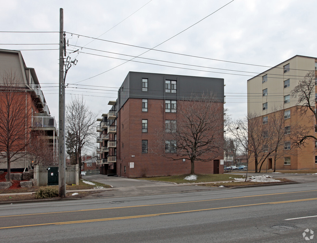 Photo du bâtiment - 895 Kennedy Rd