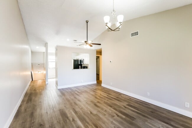 Foto del edificio - 2531 NW 56th Ave