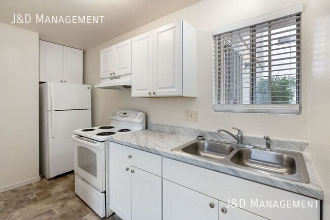 Foto del edificio - 4086 Swift Ave