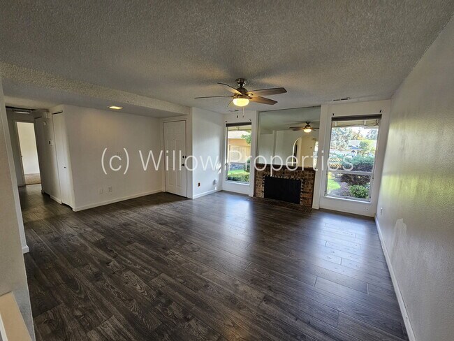 Foto del edificio - 3 bedroom rambler in Steilacoom