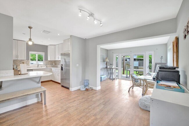 Foto del edificio - 3241 SW 19th St