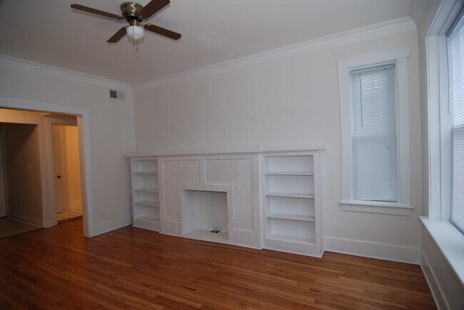 Foto del edificio - 3221 W Division St