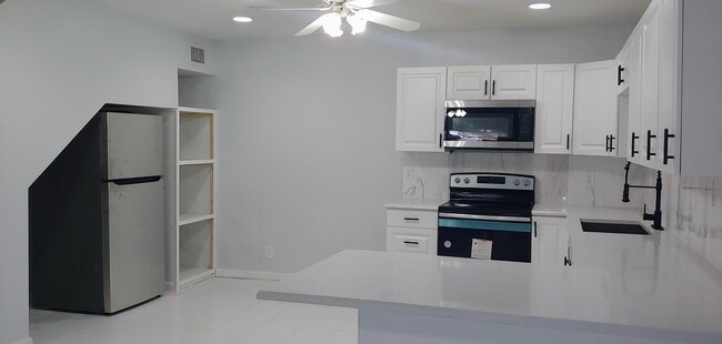 Building Photo - 13918 Folkestone Cir