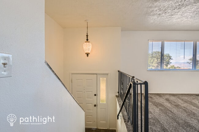 Foto del edificio - 5291 W Mountain Men Drive, Kearns, UT, 84118