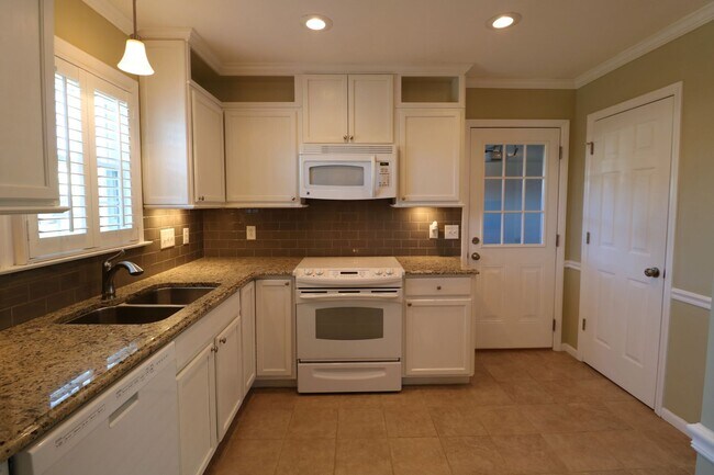 Building Photo - 505 Wallridge Dr