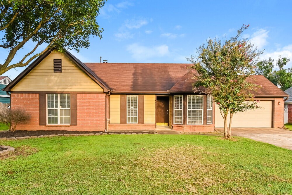 Foto principal - 6935 Amanda Dr N