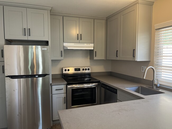 Building Photo - 391 Velasco Dr