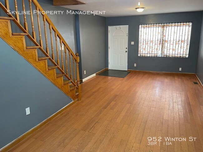 Building Photo - Charming 3 Bedroom South Philly Rowhouse!