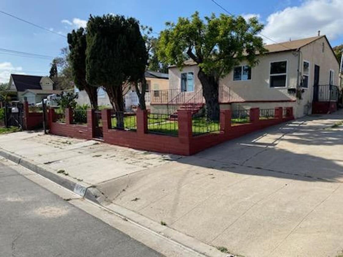 Primary Photo - 3 Bedroom - 1 Bathroom in San Diego