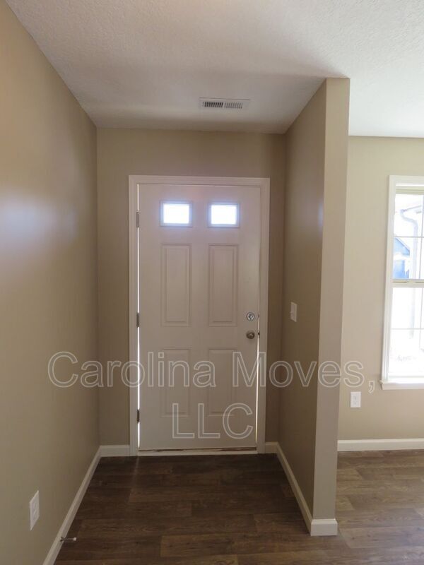 Building Photo - 454 Peaksview Dr