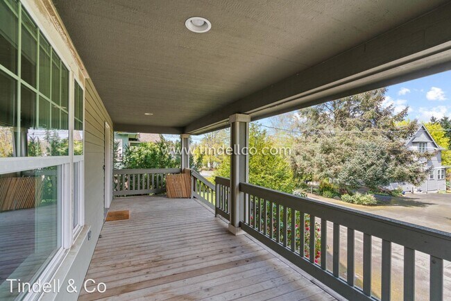 Foto del edificio - 3 br, 3.5 bath House - 5224 SW Florida St