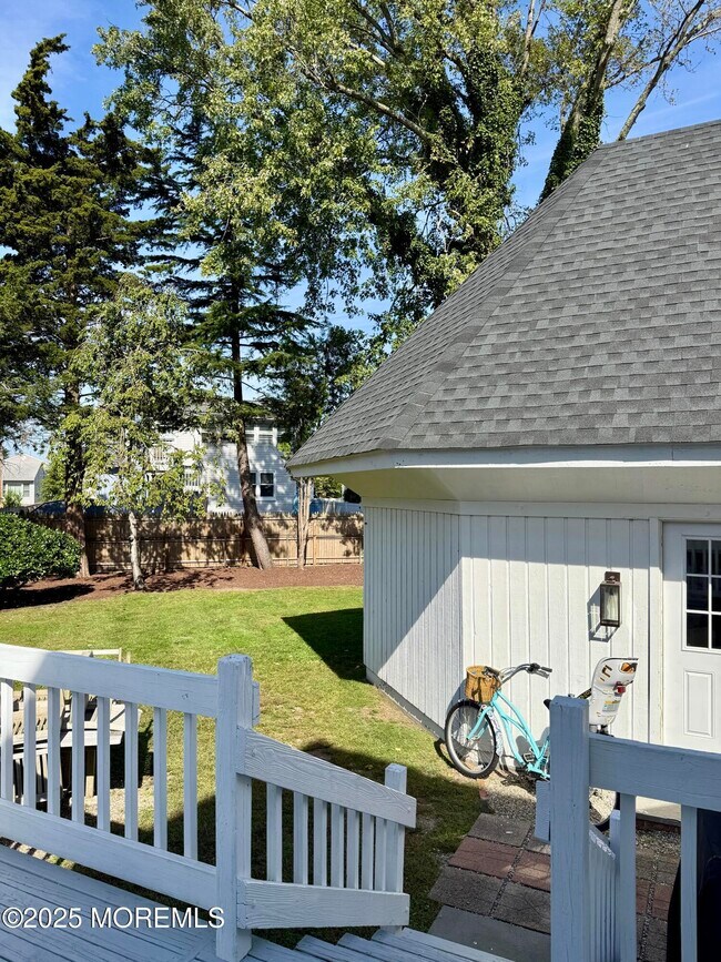 Building Photo - 258 Osborne Ave