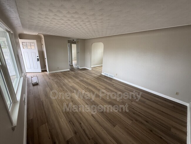 Building Photo - 820 35th Ave Ct