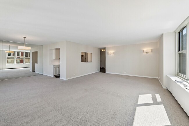 Foto del edificio - 1325 N State Pkwy