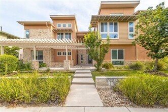 Building Photo - 2016 Simond Ave