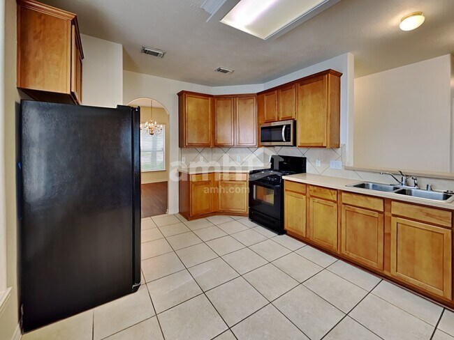 Building Photo - 28726 Hidden Cove Dr