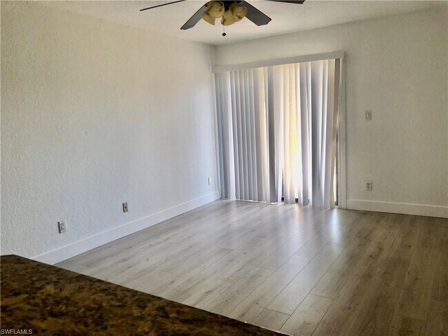Foto del edificio - 2845 Winkler Ave