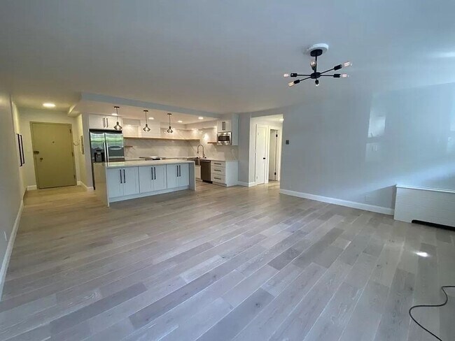 Foto del edificio - Amazing 2 bed 2 bath in Brookline