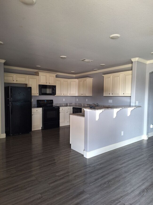 Foto del edificio - 3 bedroom Duplex