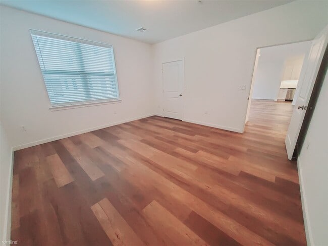Building Photo - 1 br, 1 bath Condo - 912 Hope St Unit 203