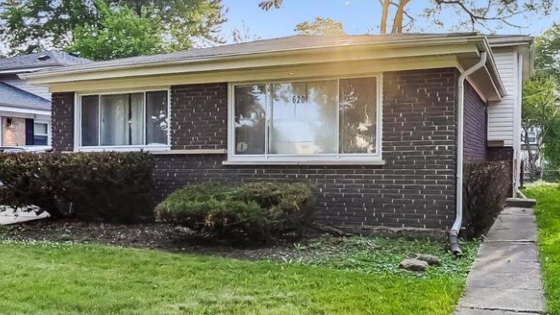 Primary Photo - 620 Laramie Ave