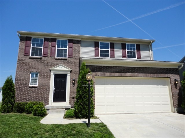 Foto principal - 819 Chapelgate Drive
