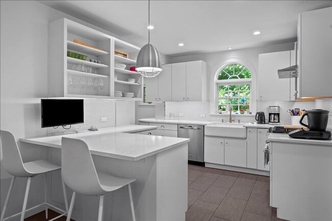 Building Photo - Elegant 3 Bedroom Tudor with Flexible Living Space