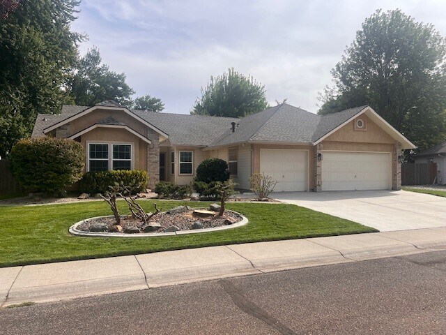 Foto del edificio - 900 N Player Ave