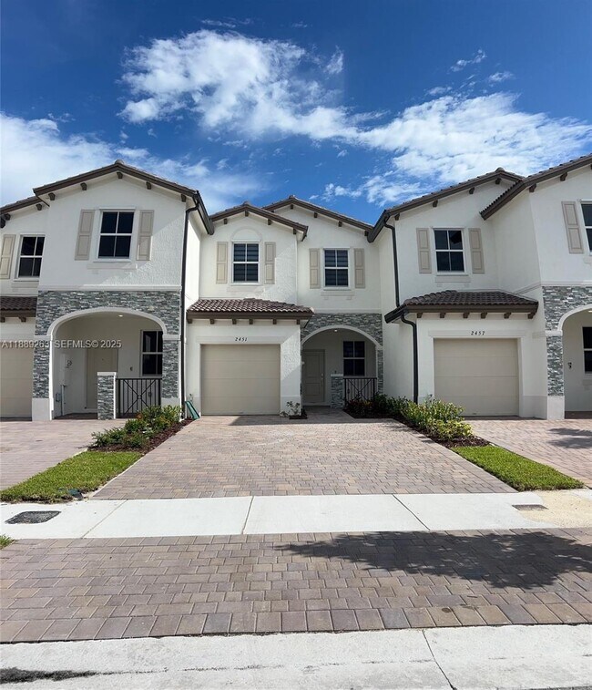 Foto del edificio - 2451 SE 28th St