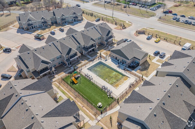 Aerial Photo - The Lofts at Valencia