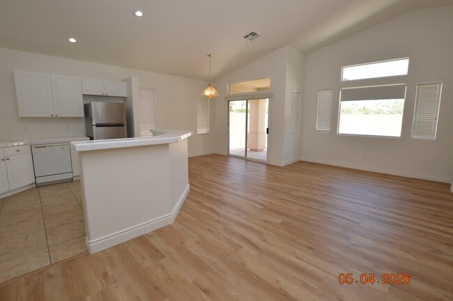 Foto del edificio - 7036 Bodega Point Ct