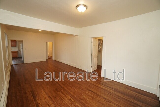 Foto del edificio - 1440 Kenton St