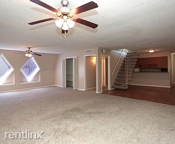 Foto del edificio - 1 br, 1 bath Apartment - 3836 Richmond Ave