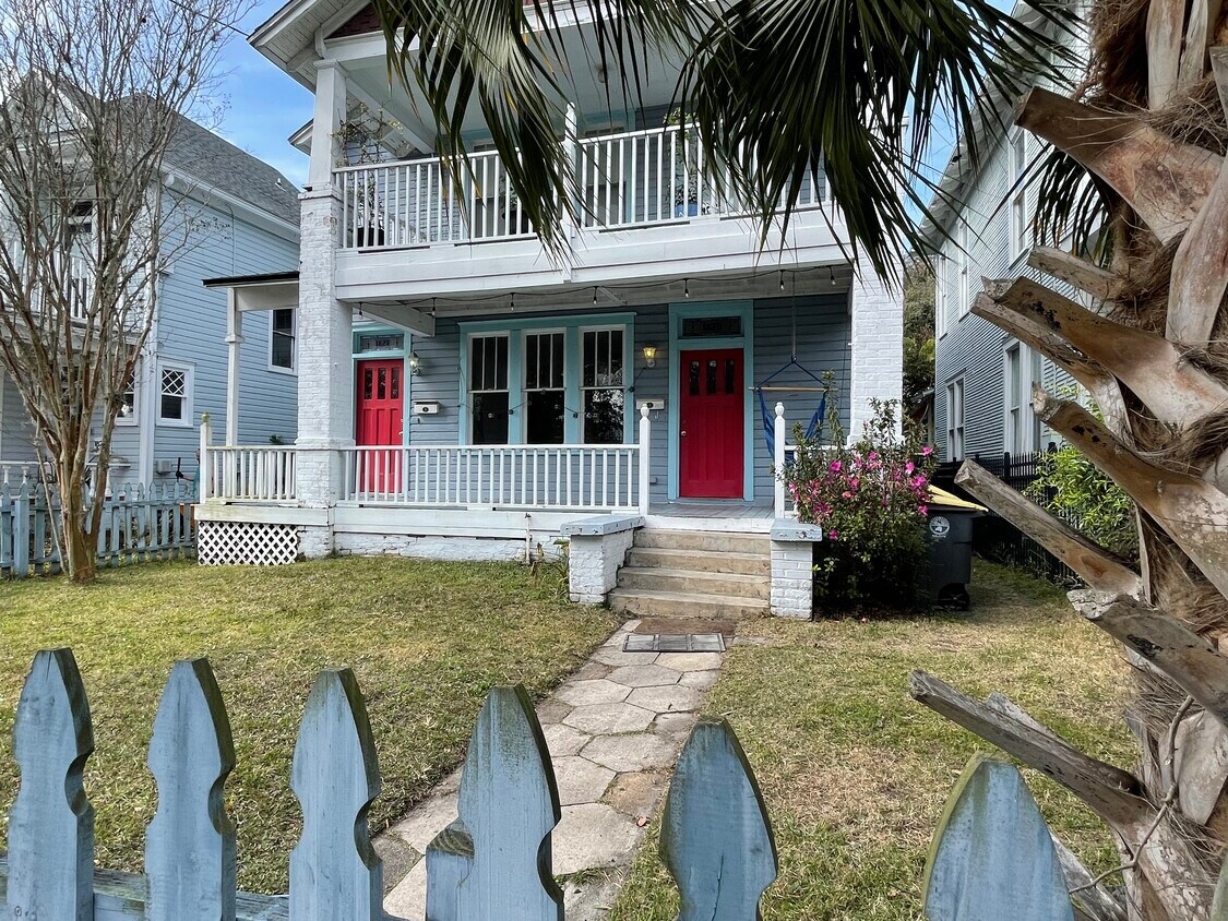 Front of House - 1830 N Laura St