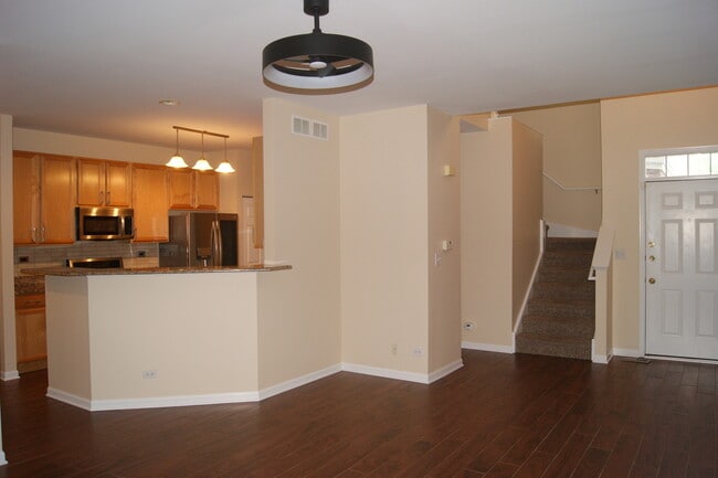 Building Photo - 480 Pine Lake Cir