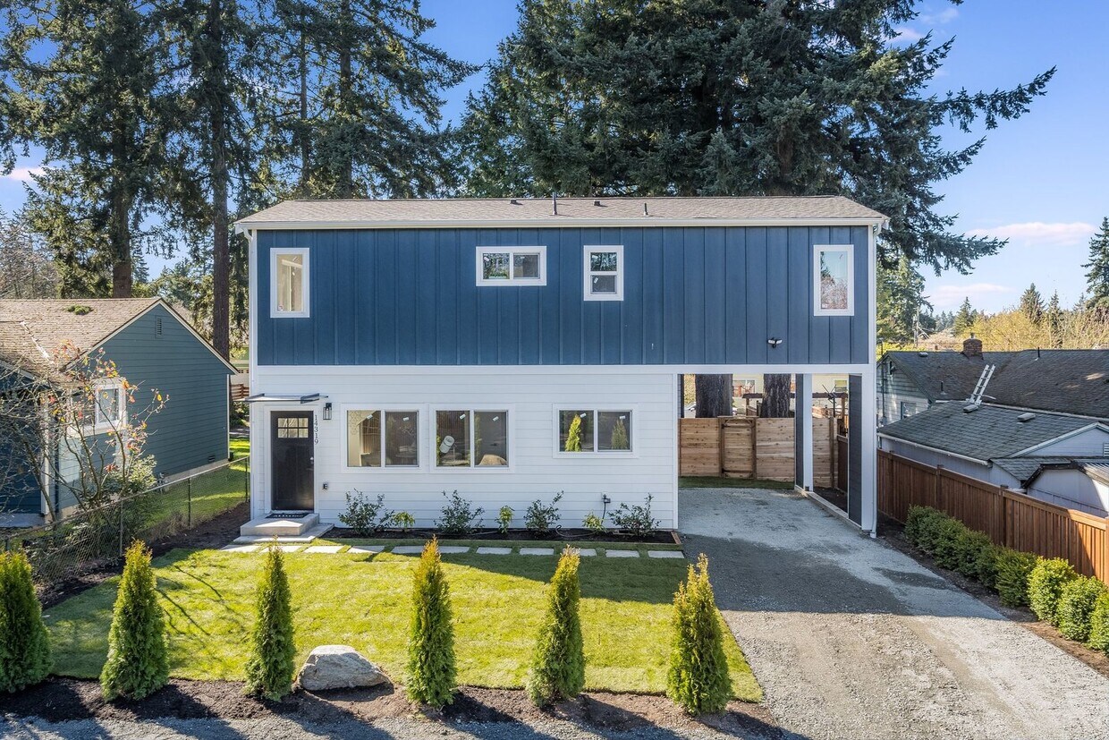 Primary Photo - Beautiful Brand New 2bed 2.5bath Seattle H...