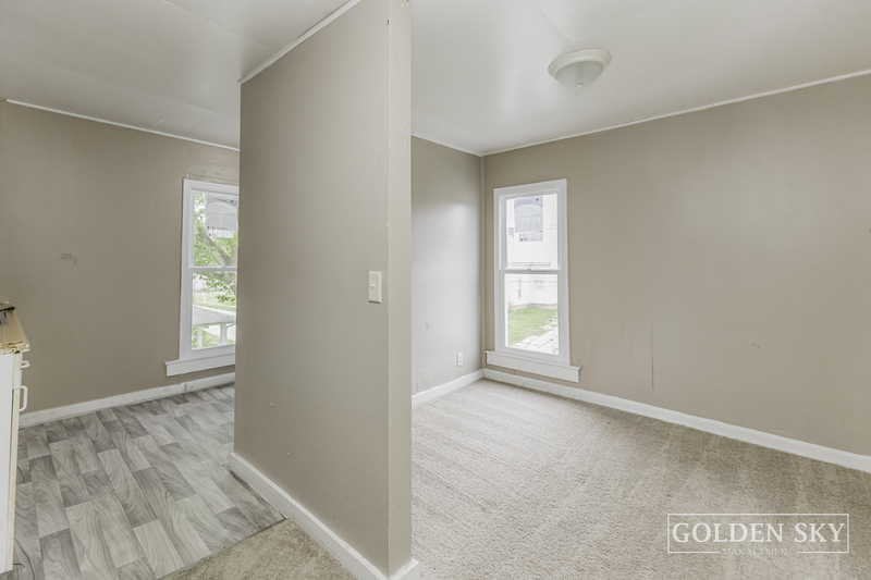Primary Photo - 330 North 17th Street #2 - 2