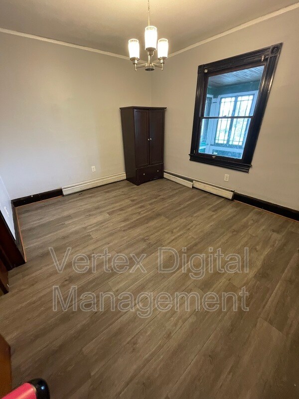 Foto del edificio - 608 Crown Ave