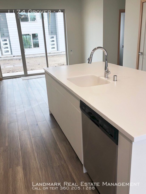 Foto del edificio - 1174 Grover St